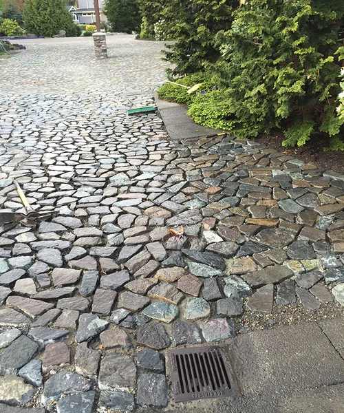Natural stone patio and water feature in Puyallup 